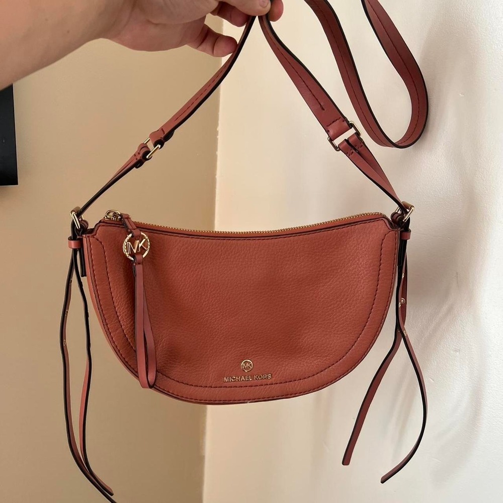 2010s Michael Kors Camden Crescent Shoulder bag / Crossbody